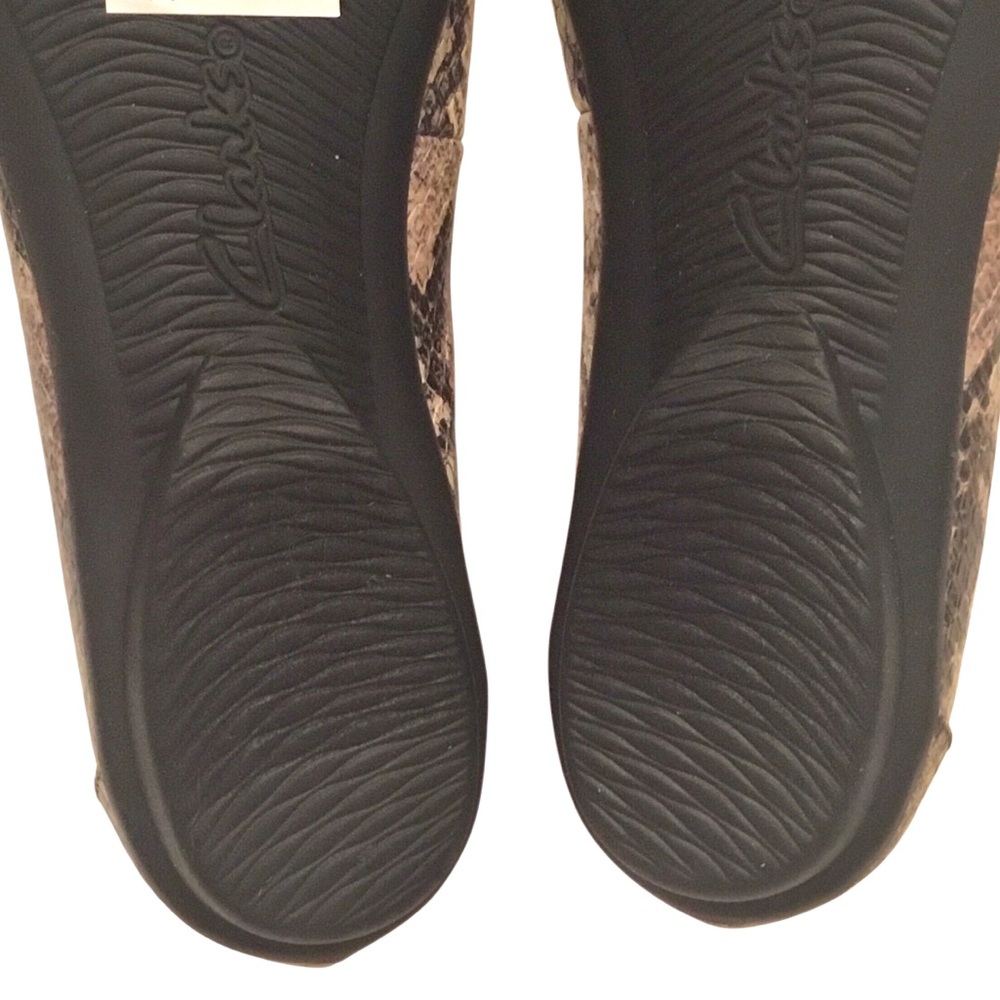 Clarks Gracelin Zone Ballet Flats Snakeskin with Brown Medallion Accent  Size: 9 - Picture 11 of 12
